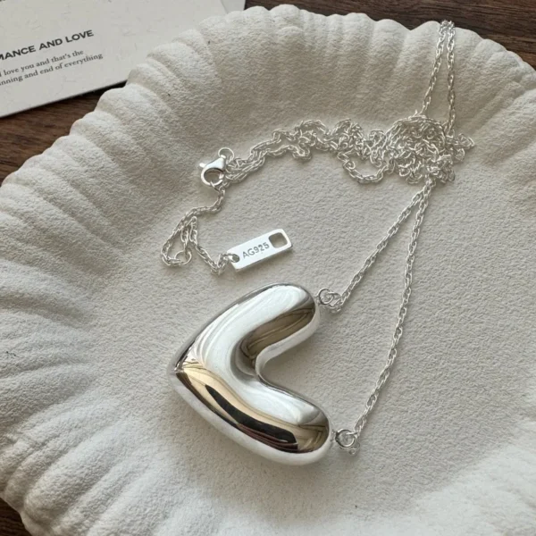 S925 Sterling Silver Niche Design Sense Hollow Craftsmanship Love Necklace Retro Simple Large Glossy Collarbone Chain 66cm