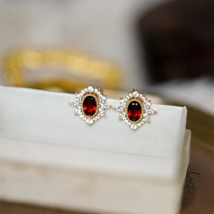 Madame Pompadour のS925 Silver Plated 14K Gold Stud Earrings Pomegranate Red Zircon Japanese Retro Exquisite Earrings - Image 5