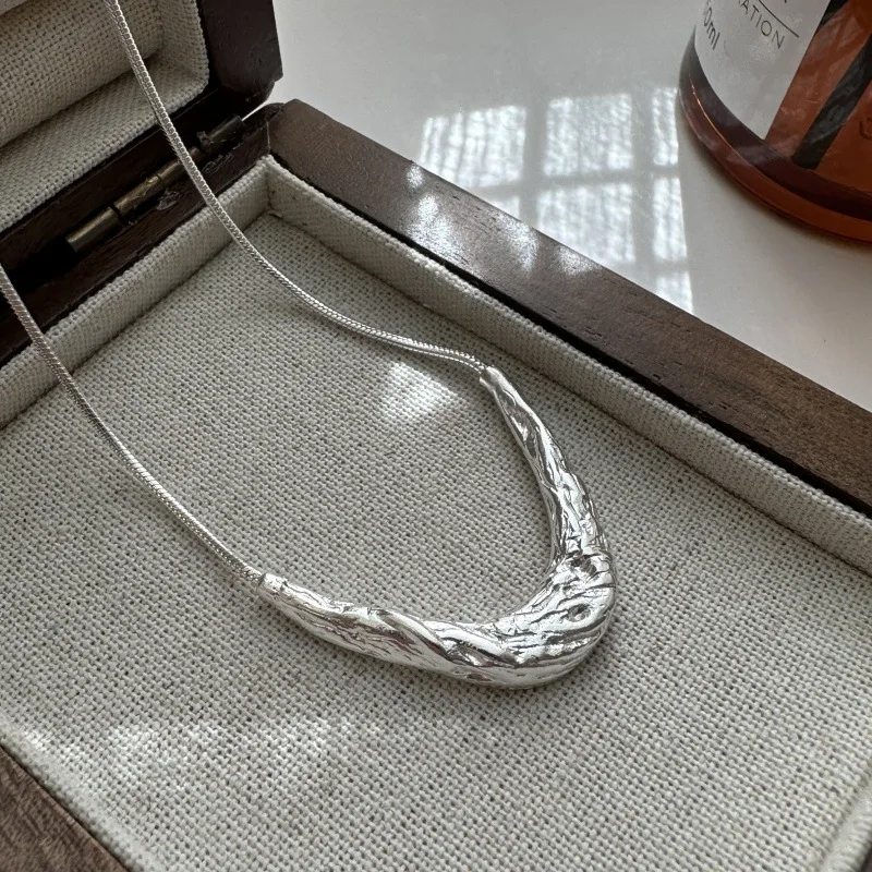 S925 Sterling Silver Korean Version Niche Design Texture Curved Necklace Retro Simple Collarbone Chain Wholesale - 画像 (5)