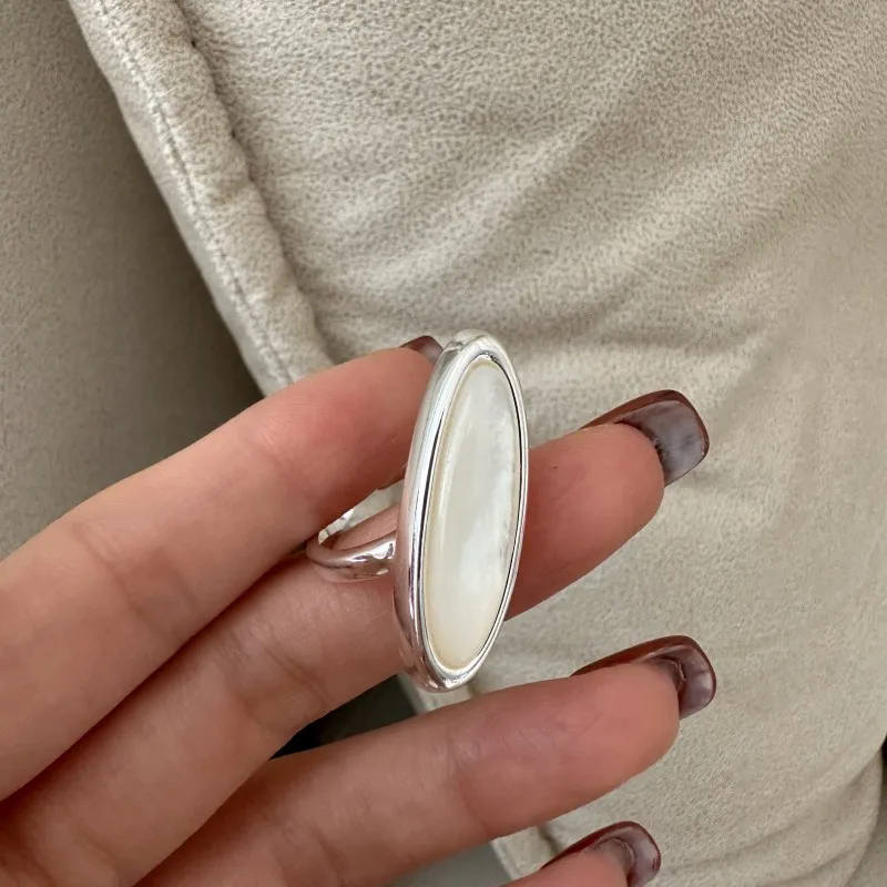S925 Silver Niche Design Sense Fashionable Retro White Shell Ring Korean Version Simple Retro Wholesale
