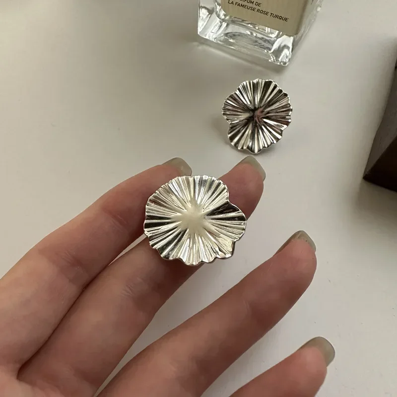 Genuine Products Real S925 Sterling Silver Heavy Industry Texture Large Flower Earrings Fashion Sense Simple Stud Earrings - Image 2