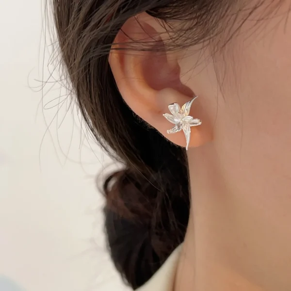 Real S925 Sterling Silver Camellia Flower Stud Earrings Women's Korean Light Luxury High-end Earrings New 2025 Popular Earrings