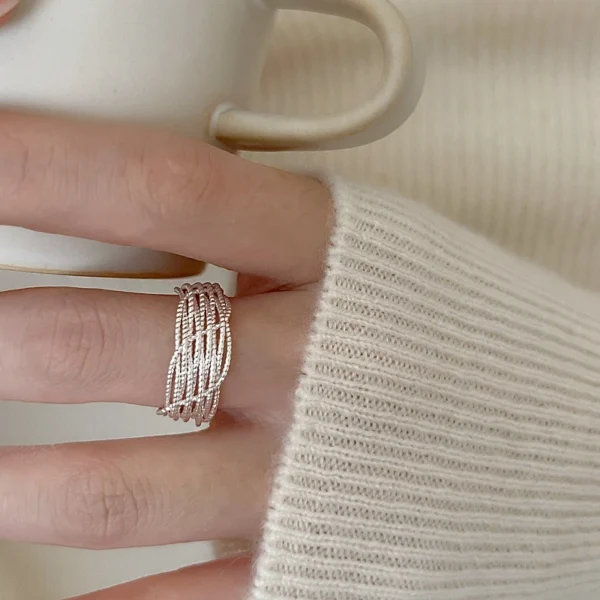 CHOZON Whole Body S925 Sterling Silver Twist Cross Line Ring Niche Design Light Luxury High Sense Irregular Ring