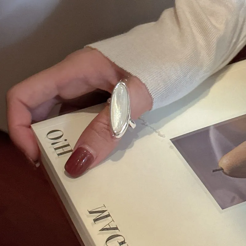 S925 Silver Niche Design Sense Fashionable Retro White Shell Ring Korean Version Simple Retro Wholesale - Image 2