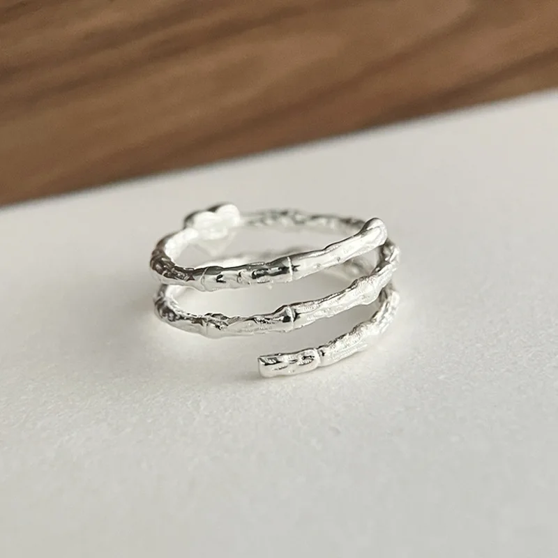 925 Sterling Silver Irregular Texture Love Ring Women's Simple Light Luxury Fashionable Personality Three-layer Open Ring J0443 - 画像 (3)