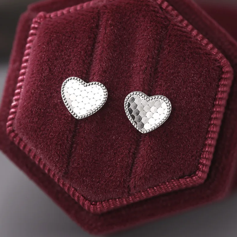 925 Sterling Silver Crushed Ice Love Stud Earrings Women's Simple Niche Design Light Luxury Exquisite Basic Earrings 8374B - 画像 (3)