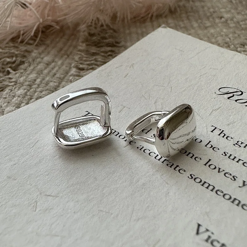 S925 Sterling Silver Korean Version Niche Design Sense Retro Square Ear Buckle Japanese Simple Fashion Basic Earrings - 画像 (4)