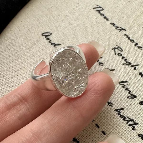 S925 Sterling Silver French Niche Design Sense Zircon Flower Simple Ring Japanese Korean Style Retro Ring Wholesale