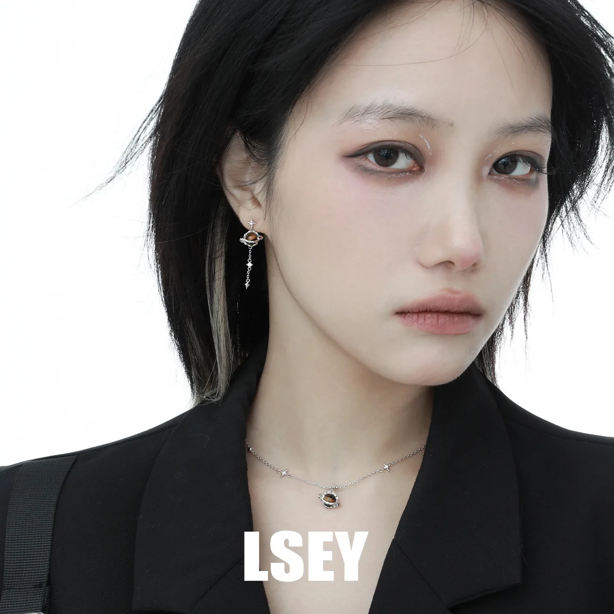 MLKENLY S925 Sterling Silver Individualized Ins Cool Style High End Versatile Saturn Tiger Eye Stone Earnail Female - Image 4