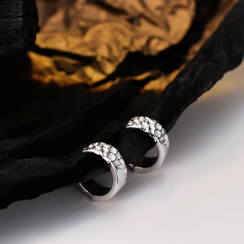 MLKENLY S925 sterling silver Texture ear clip, female personality trend, niche design, irregular ear hole free earrings - Image 4
