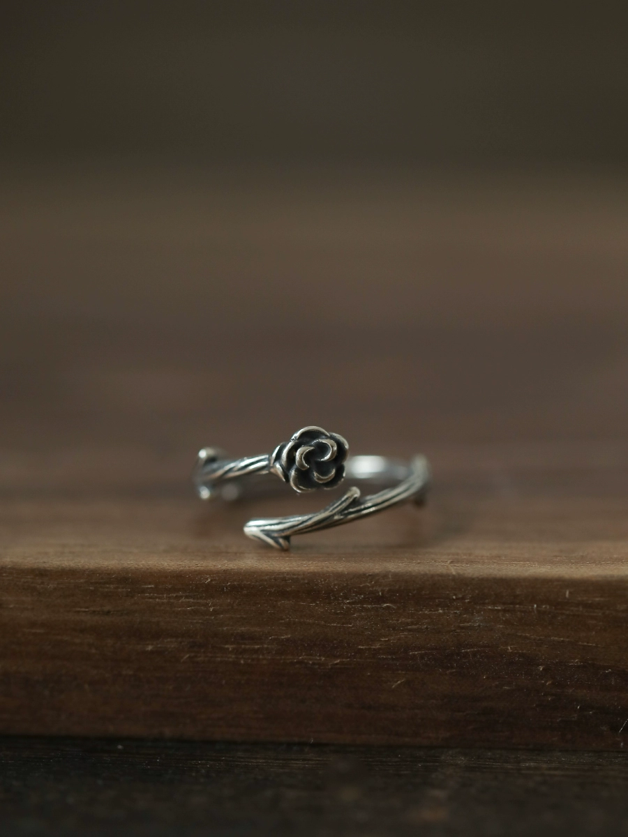 Pattern Veinsbrick "Thorn Flower" retro aged petals with thorns sterling silver S925 open adjustment ring