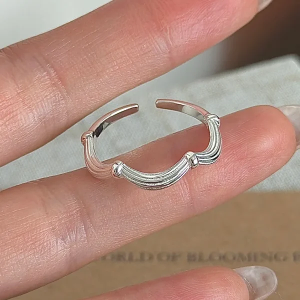 [Cciris.Com] S925 Silver Wave Texture Ring Japanese Vintage Minimalist Wholesale Stacking Jewelry for Women