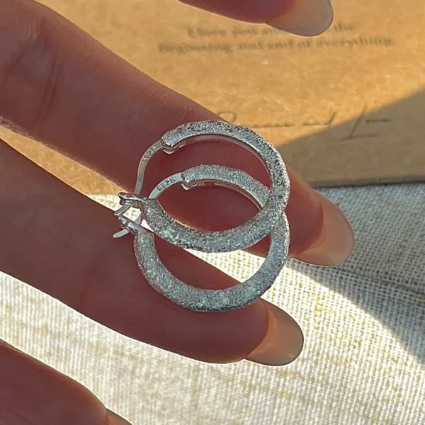[Cciris.Com] S925 Silver Sparkling Ear Cuff Korean Vintage Minimalist Wholesale Dainty Jewelry for Women